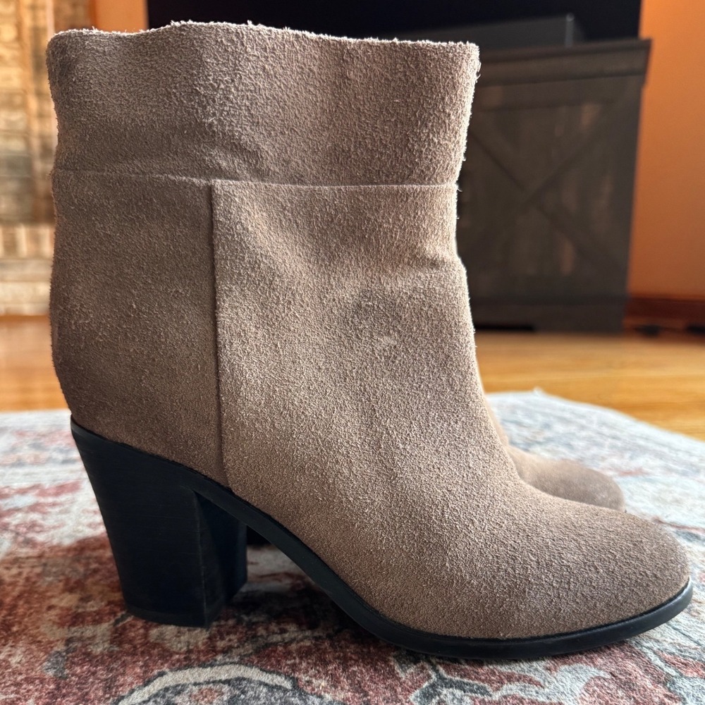 Kenneth Cole Womens Allie Suede Ankle Boots Tan Brown Heel Size 8.5M Country‎